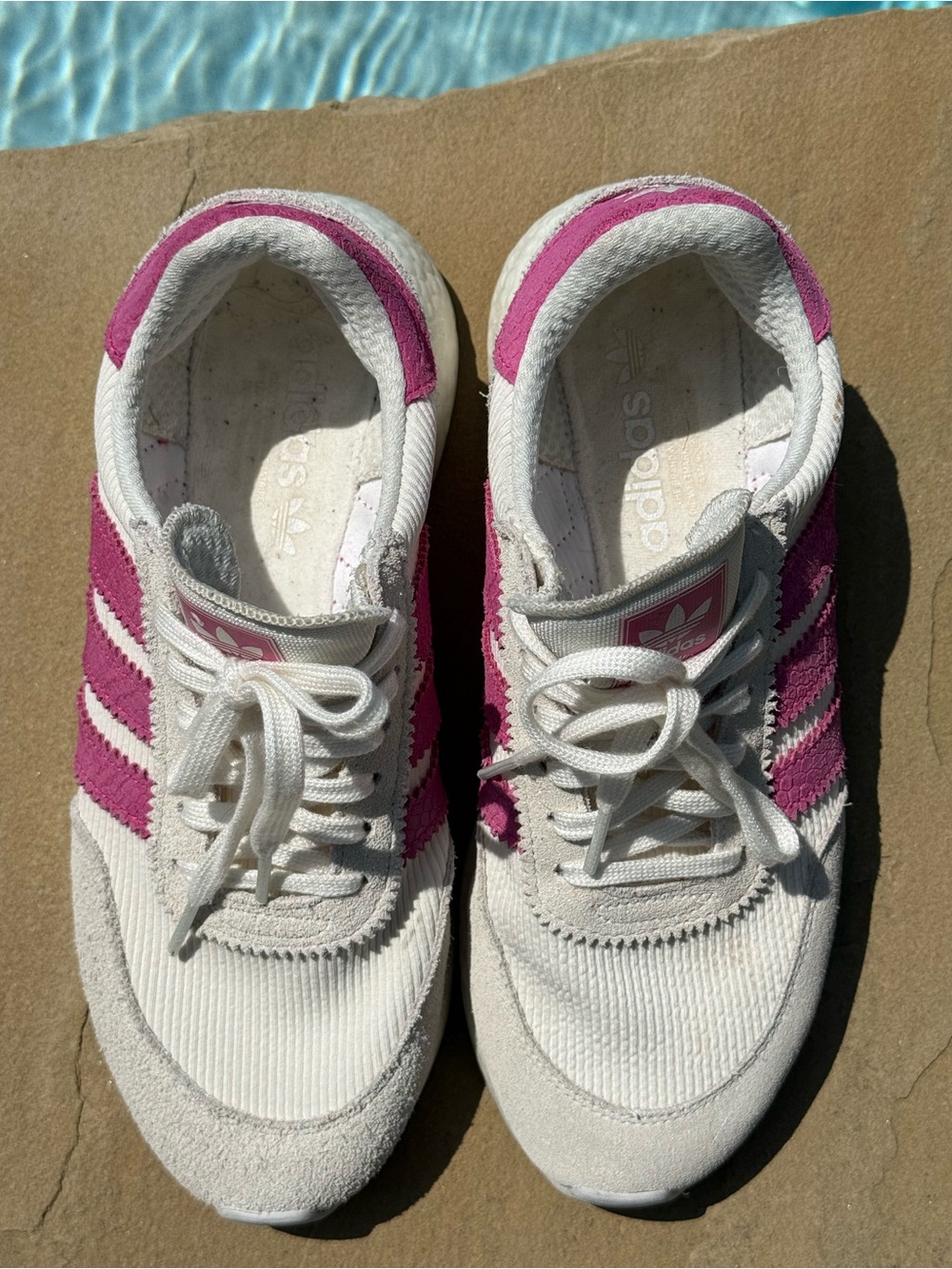 Women’s adidas athletic shoes - Picture 4 of 10